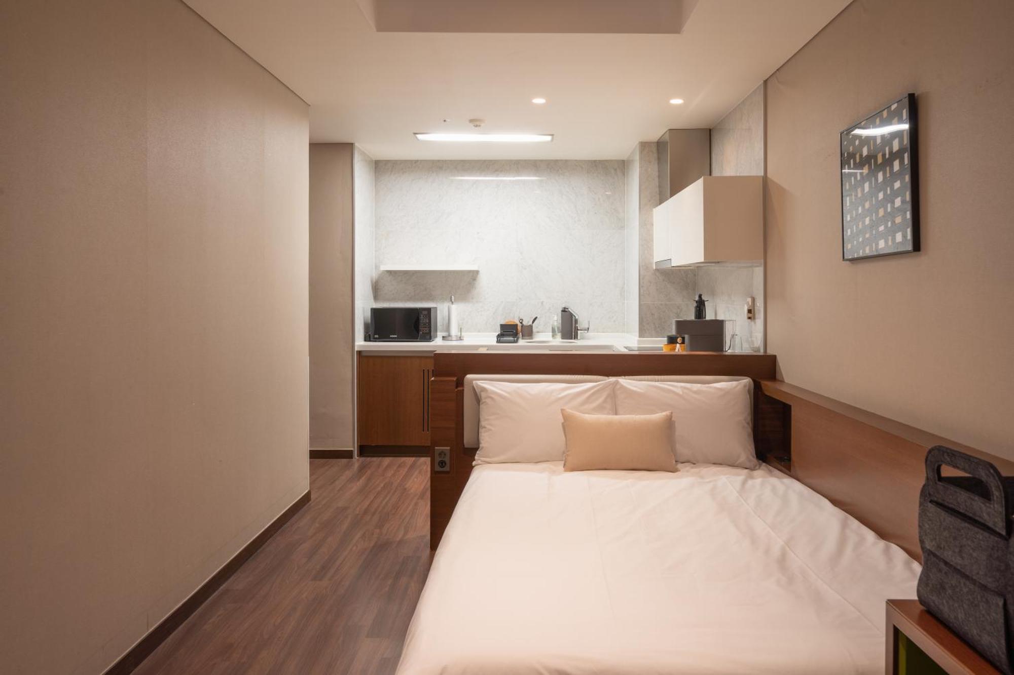 Urbanstay Haeundae Station Пусан Екстериор снимка
