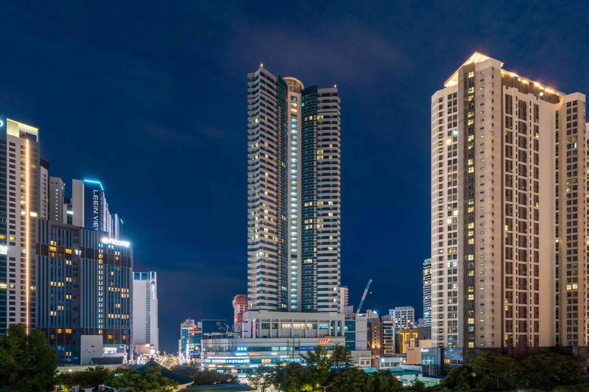 Urbanstay Haeundae Station Пусан Екстериор снимка