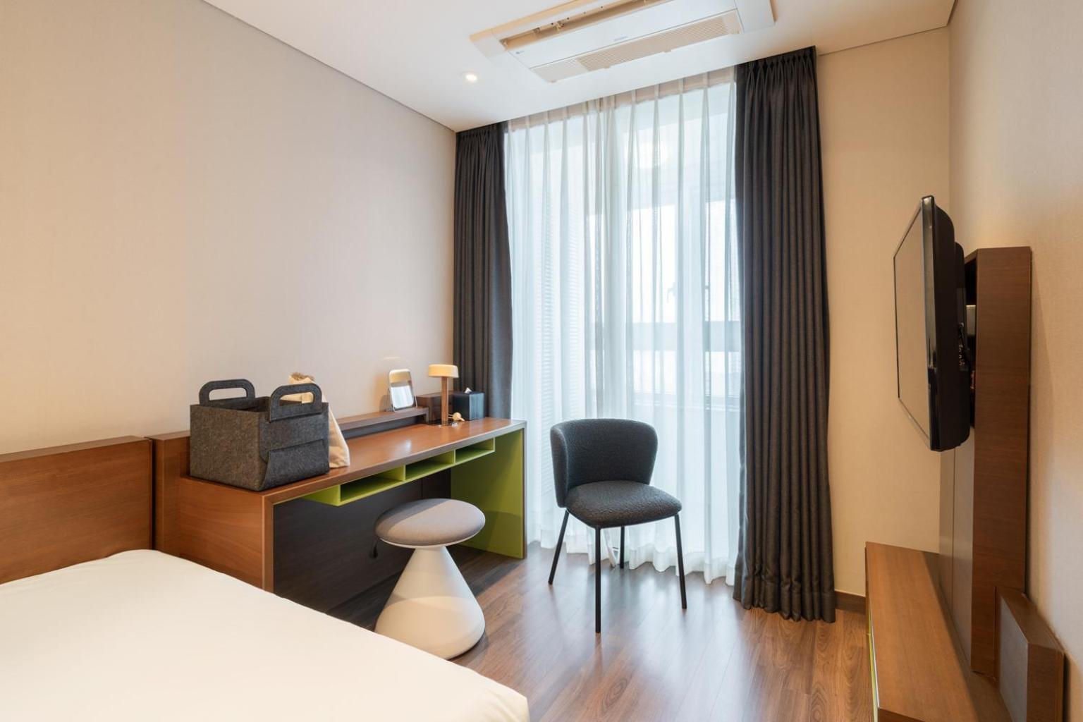 Urbanstay Haeundae Station Пусан Екстериор снимка
